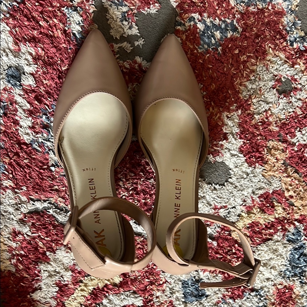 Anne Klein Tan Classic Heels